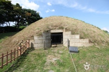 Seoul Bangidong Ancient Tombs (서울 방이동 고분군) - Korea Tour Ranking