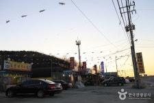 Cheonbuk Oyster Complex in Boryeong (보령 천북굴단지) - Korea Tour Ranking