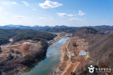선돌 (강원고생대 국가지질공원) 관광 정보와 주변 관광 명소 및 근처 맛집 여행 정보
