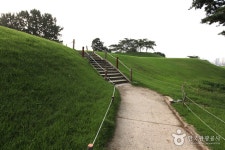 Mongchontoseong Fortress (서울 몽촌토성) - 관광지랭킹