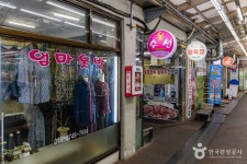 봉일시장 쇼핑 정보와 주변 관광 명소 및 근처 맛집 여행 정보