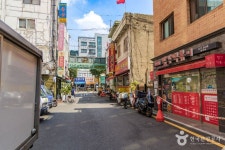 봉일시장 쇼핑 정보와 주변 관광 명소 및 근처 맛집 여행 정보