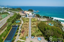Isabu Lion Park & Picture Book Land (이사부사자공원&그림책 나라) - 관광지랭킹
