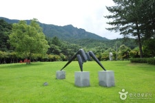 Naejangsan Sculpture Park (내장산조각공원) - Korea Tour Ranking