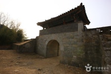 Chilgok Gasansanseong Fortress and Gasanbawi Rock (칠곡 가산산성 및 가산바위) - Korea Tour Ranking