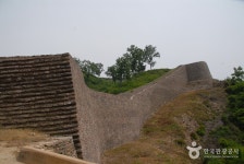 Boeun Samnyeonsanseong Fortress (보은 삼년산성) - 관광지랭킹
