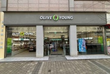 Olive Young - Cheongna Tower Dom Branch [Tax Refund Shop](올리브영 청라타워돔점) - Korea Tour Ranking