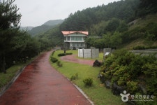 지리산 빨치산토벌 전시관 - 경상남도 산청군 - 가볼만한곳 - 관광지랭킹