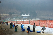Hanwha Resort - Yangpyeong Sledding Park (양평한화리조트 눈썰매장) - 관광지랭킹
