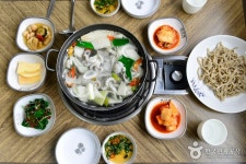 태안군문화예술회관 - 충청남도 태안군 - 가볼만한곳 - 관광지랭킹