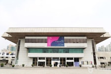 경기아트센터 - 경기도 수원시 팔달구 - 가볼만한곳 - 관광지랭킹