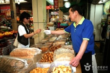 Cheongju Yukgeori Market (청주 육거리종합시장) - 관광지랭킹