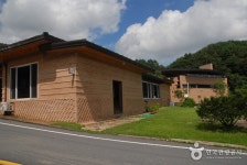 Cheongyang Daracgol Julmudeom Holy Site (청양 다락골 줄무덤 성지) - Korea Tour Ranking
