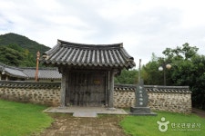 Historic Site of Gosan Yun Seondo (고산 윤선도 유적지) - Korea Tour Ranking