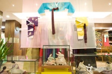 Gwangjang Market Hanbok Shops (광장시장 한복매장) - Korea Tour Ranking