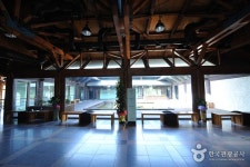 Byeokgolje Museum of Agricultural Culture (벽골제 농경문화 박물관) - 관광지랭킹