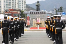 진해군항제 (2026) - 경상남도 창원시 진해구 가볼만한곳 - 관광지랭킹