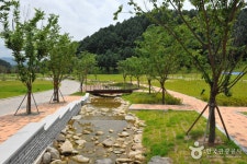 연인산도립공원 관광 정보와 주변 관광 명소 및 근처 맛집 여행 정보