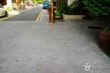 Bojeong-dong Café Street (보정동카페거리) - Korea Tour Ranking