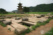경주 감은사지 - 경상북도 경주시 - 가볼만한곳 - 관광지랭킹