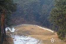 Tomb of Sin Sunggyeom (장절공신숭겸장군묘역) - Korea Tour Ranking