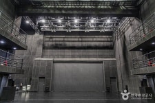 KOCCA콘텐츠문화광장 관광 정보와 주변 관광 명소 및 근처 맛집 여행 정보