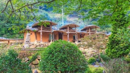 아름다운 산골 숙박 정보와 주변 관광 명소 및 근처 맛집 여행 정보
