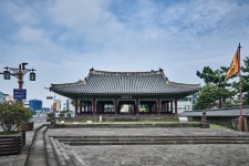 Gwandeokjeong Pavillion (Jeju) [관덕정(제주)] - Korea Tour Ranking
