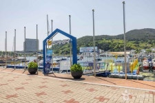 도남항 동방파제 등대 (2026) - 경상남도 통영시 가볼만한곳 - 관광지랭킹