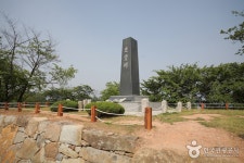 사천조명군총 - 경상남도 사천시 - 가볼만한곳 - 관광지랭킹