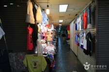 Express Bus Terminal Clothing Wholesale Shopping Center (고속터미널 의류도매상가) - Korea Tour Ranking