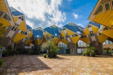 큐브 하우스 (Cube House) | NOL 인터파크투어 프리야 여행정보... [큐브 하우스 (Cube House)] 네덜란드의 로테르담에 있는 건물로 건축가... 