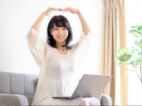 【高時給1400円】【月収27万円以上可】◎土日休み＆日勤専属の安定勤務です◎新生活も格安スタート→寮費2万円！1Ｒ！