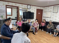 파주시 금촌3동 신승화 신임 동장, 경로당 방문해 어르신 안부 살펴