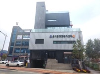 평택 용이푸르지오1차 아파트 입주민, 용이동 행정복지센터에 후원금 전달 평택 용이푸르지오1차 아파트 입주민, 용이동 행정복지센터에 후원금... 