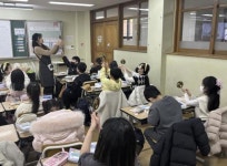 [기획] ˝버스 안 미술관ㆍ교실 안 음악회˝ 학교로 들어간 시흥의 문화예술 교육:경인투데이뉴스 ≪경인투데이뉴스≫ [기획] ˝버스 안... 