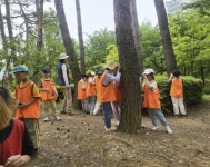 화성 율목초등학교, 인성교육 연계 생명 존중 감수성 강화 숲체험... 화성 율목초등학교, 인성교육 연계 생명 존중 감수성 강화 숲체험 프로그램... 