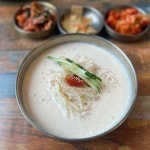 육앤콩