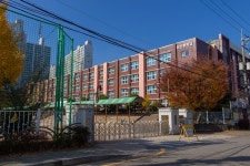화신중학교