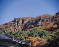 영실기암