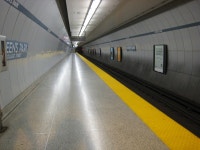 퀸스파크역 (토론토)