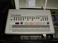 ローランド・TR-909
