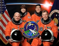 Fáìlì:STS-108_crew2.jpg - Wikiwand Wikiwand - Fáìlì:STS-108_crew2.jpg
