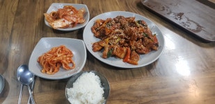 로스트아크 인벤 : 고기 먹긴 먹음 닭백숙 대패삼겹이거나 두루치기 가능하더라 - 로스트아크 인벤 자유 게시판