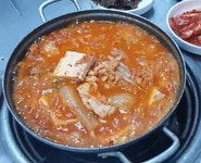 웹진 인벤 : 김치찌개 백반이냐.. 시레기 된장 국밥이냐!! - 오픈이슈갤러리 김치찌개 백반이냐.. 시레기 된장 국밥이냐!!
