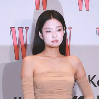 웹진 인벤 : 최근 꽉끼는 누드톤 드레스 블랙핑크 제니 - 오픈이슈갤러리 최근 꽉끼는 누드톤 드레스 블랙핑크 제니