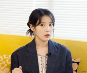 아이유, 데뷔 기념일 맞아 2억 기부.news | 메이플 인벤