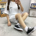 맨투걸(hyuna.co.kr)님의 스타일       | 유니크한 오피셜 트레이닝복 세트 😍 흔하지않아서 더 좋다!#트레이닝복 #반팔 #반바지 #스니커즈 #데일  