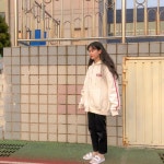 민정(mncozy)님의 스타일       | 가볍고 편한 엘레쎄 슬리퍼와화이트와 레드 색상에 뒷면 프린팅이 포인트인 리베르테 후드집업!🍄 엘레쎄... 