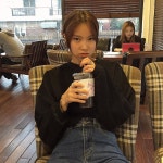 azt(azt)님의 스타일       | #azt마켓 #아지트마켓 #데일리룩 #스웨이드맨투맨  